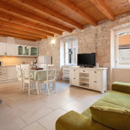 Villa Mama - Traditional Apartments In Omis, Free Parking Exteriör bild