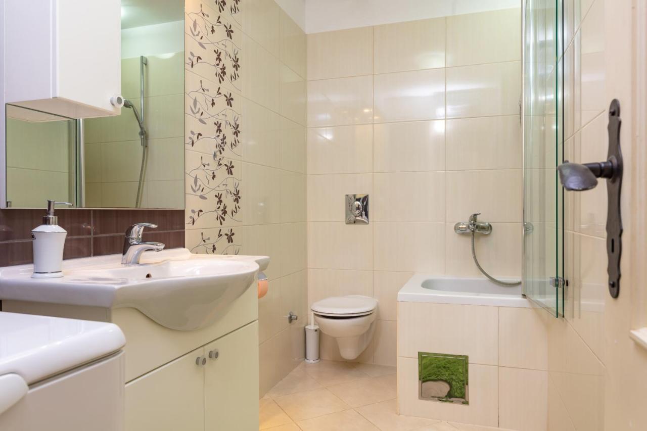 Villa Mama - Traditional Apartments In Omis, Free Parking Exteriör bild