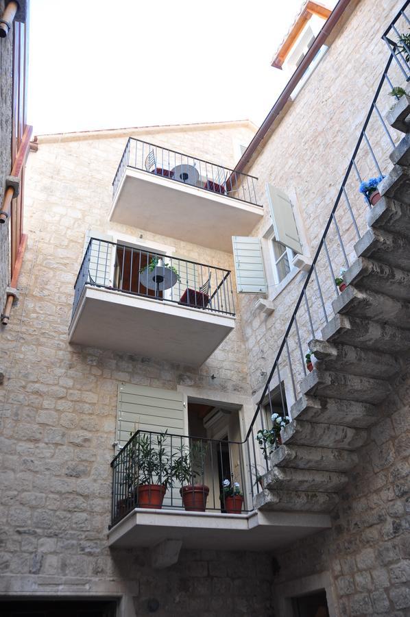 Villa Mama - Traditional Apartments In Omis, Free Parking Exteriör bild
