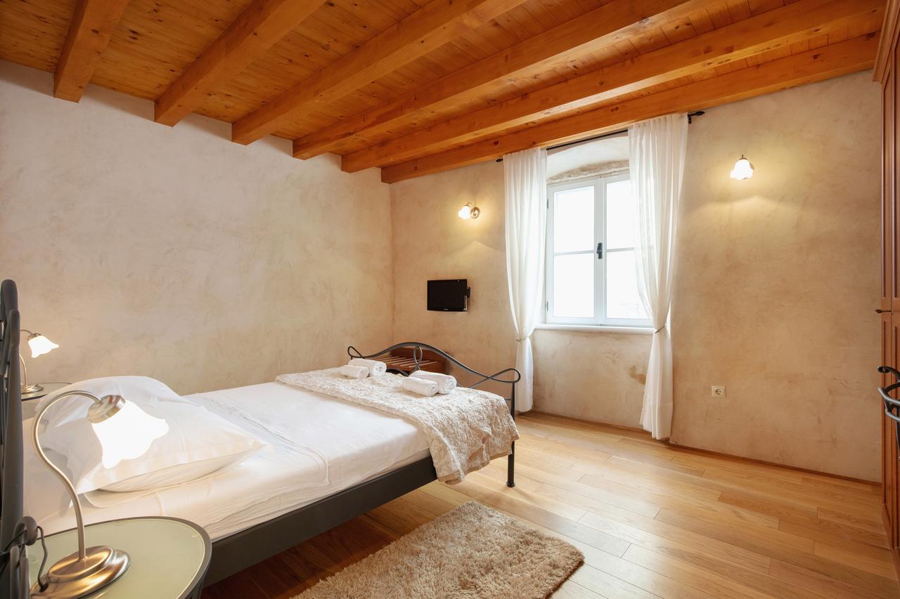 Villa Mama - Traditional Apartments In Omis, Free Parking Exteriör bild