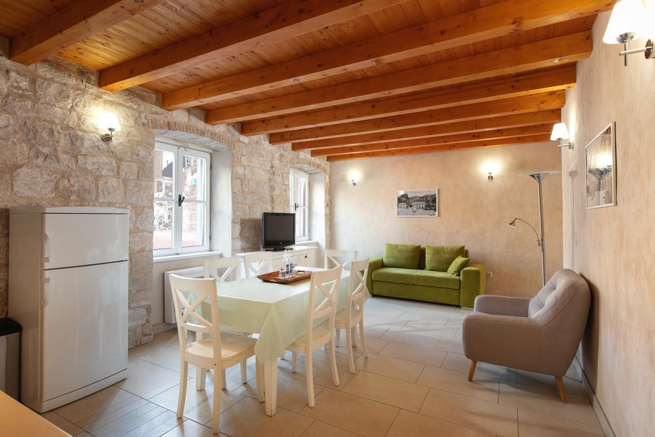 Villa Mama - Traditional Apartments In Omis, Free Parking Exteriör bild