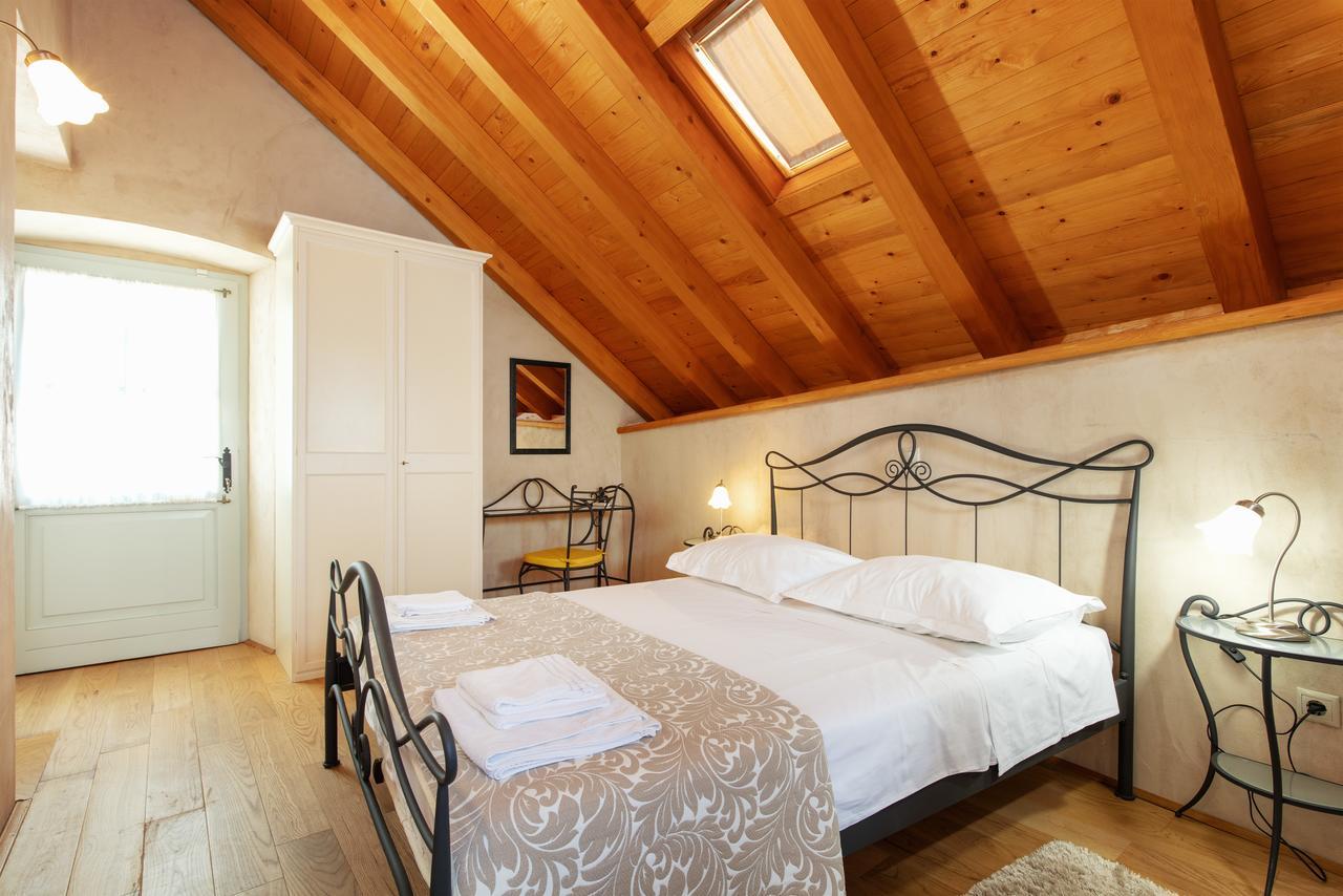Villa Mama - Traditional Apartments In Omis, Free Parking Exteriör bild