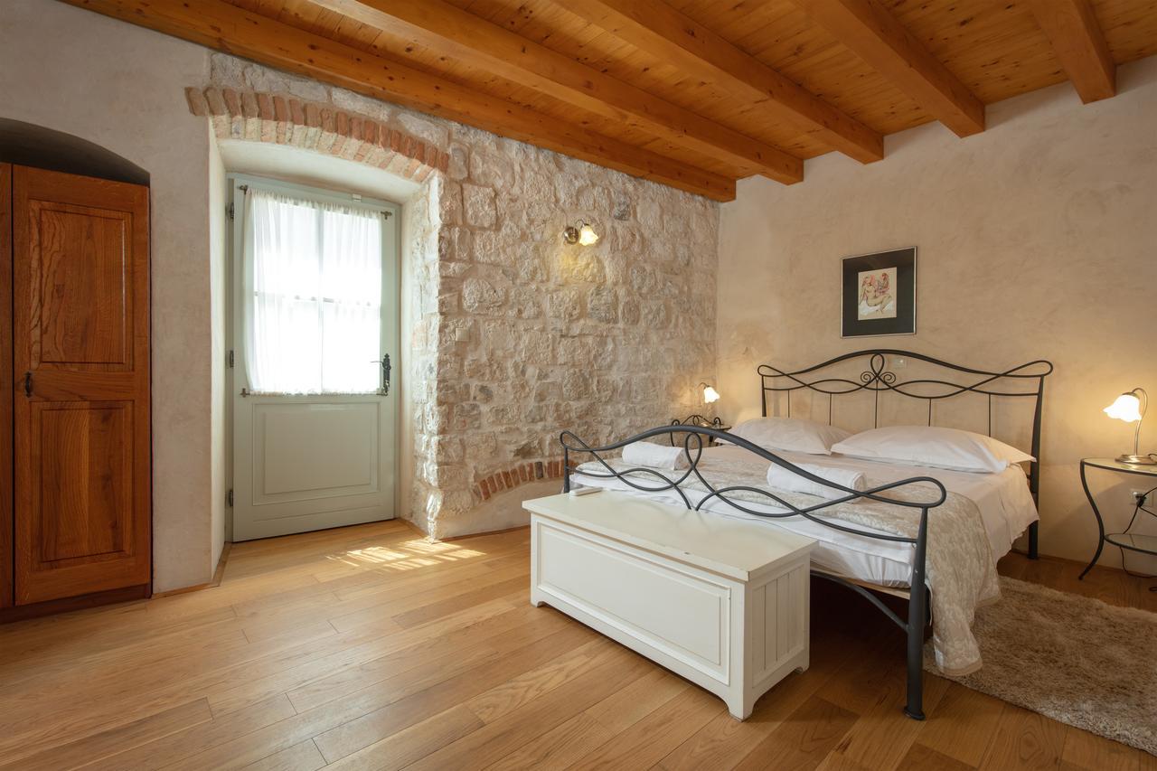 Villa Mama - Traditional Apartments In Omis, Free Parking Exteriör bild