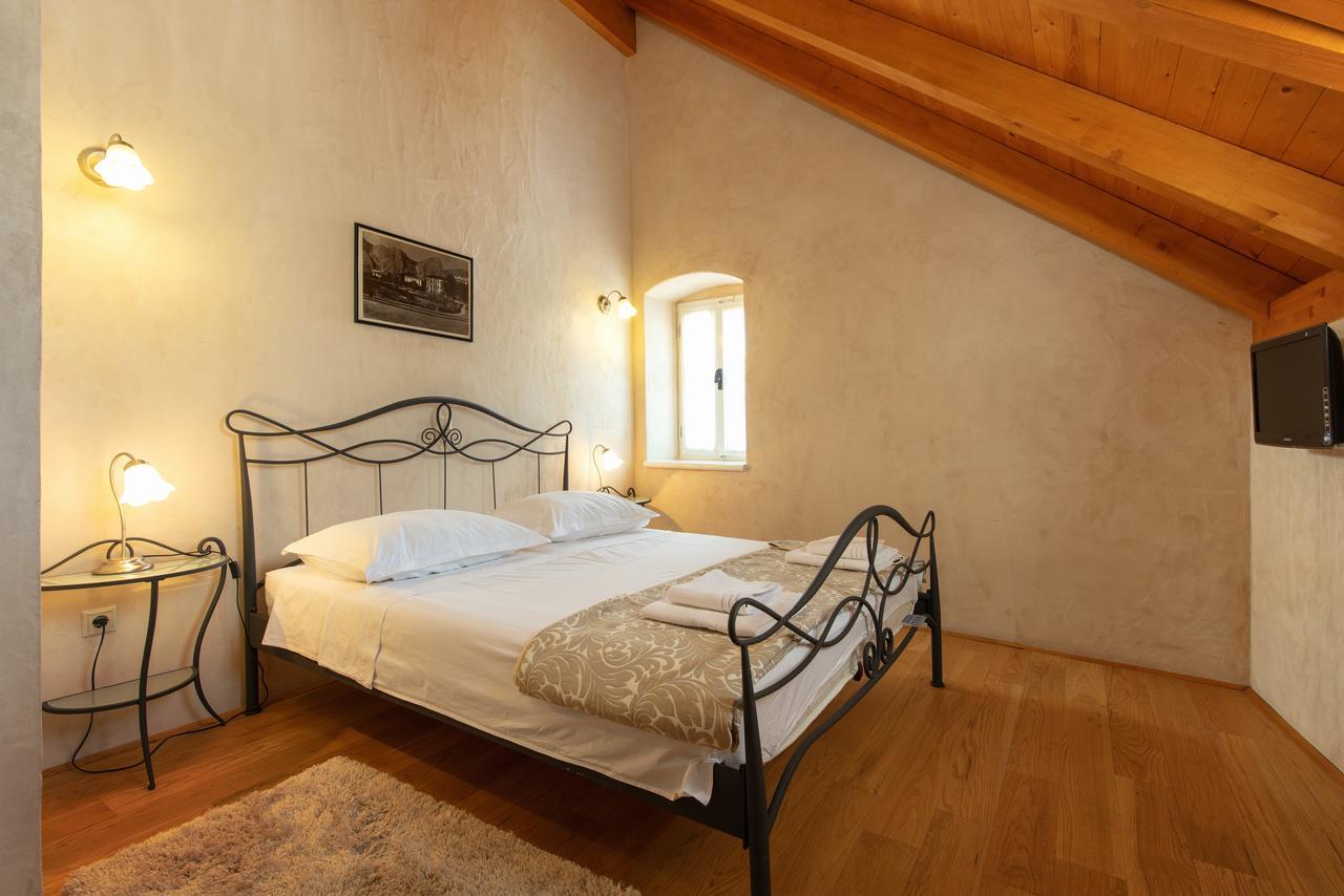 Villa Mama - Traditional Apartments In Omis, Free Parking Exteriör bild