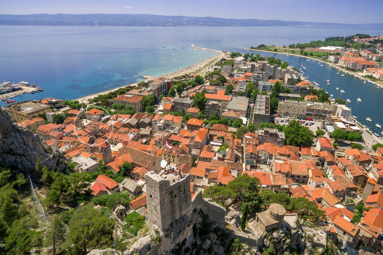 Villa Mama - Traditional Apartments In Omis, Free Parking Exteriör bild